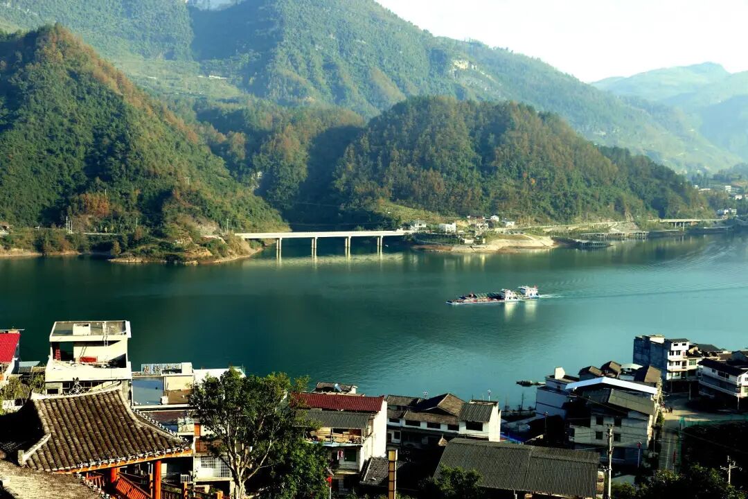 沿河洪渡镇一个库区移民集镇的华丽转身