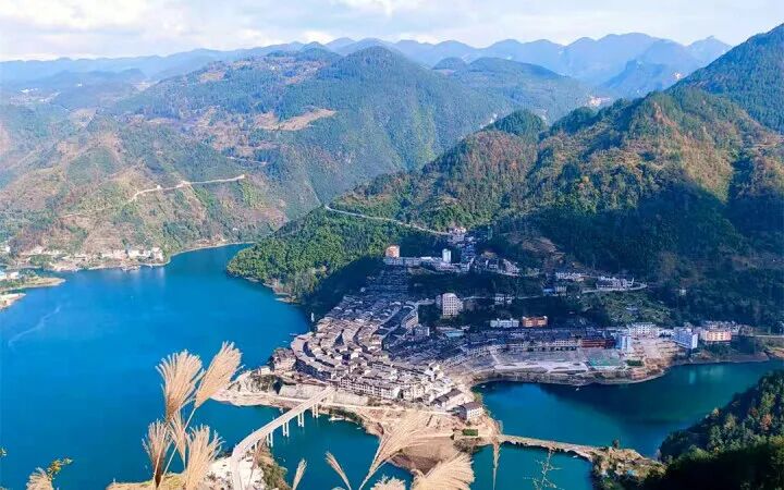 乌江水润画卷新沿河思渠镇借集镇搬迁打造乌江旅游小镇走笔