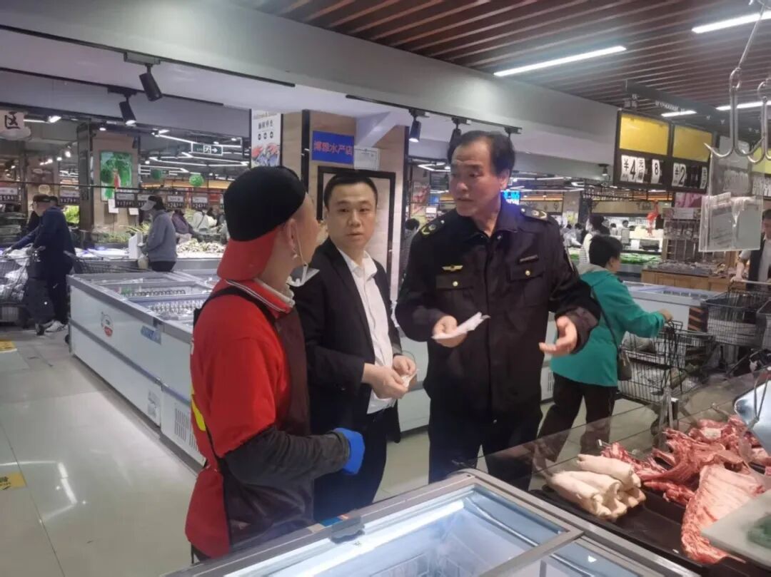 以“坚守”换“安心” “市监蓝”织密安全防护网（三）__以“坚守”换“安心” “市监蓝”织密安全防护网（三）