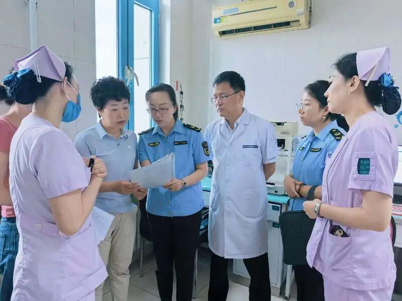 清风护夏·市监同行丨百日攻坚促监管  筑牢夏季药品安全防线__清风护夏·市监同行丨百日攻坚促监管  筑牢夏季药品安全防线