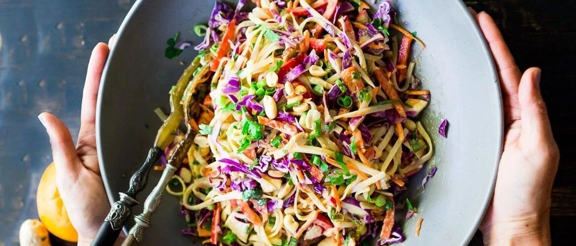 全球最受欢迎的十款美味轻食沙拉｜高颜值又低脂，让你吃出健康瘦