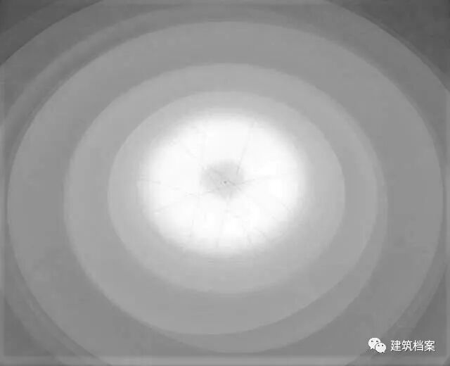 建筑的去中心化思考