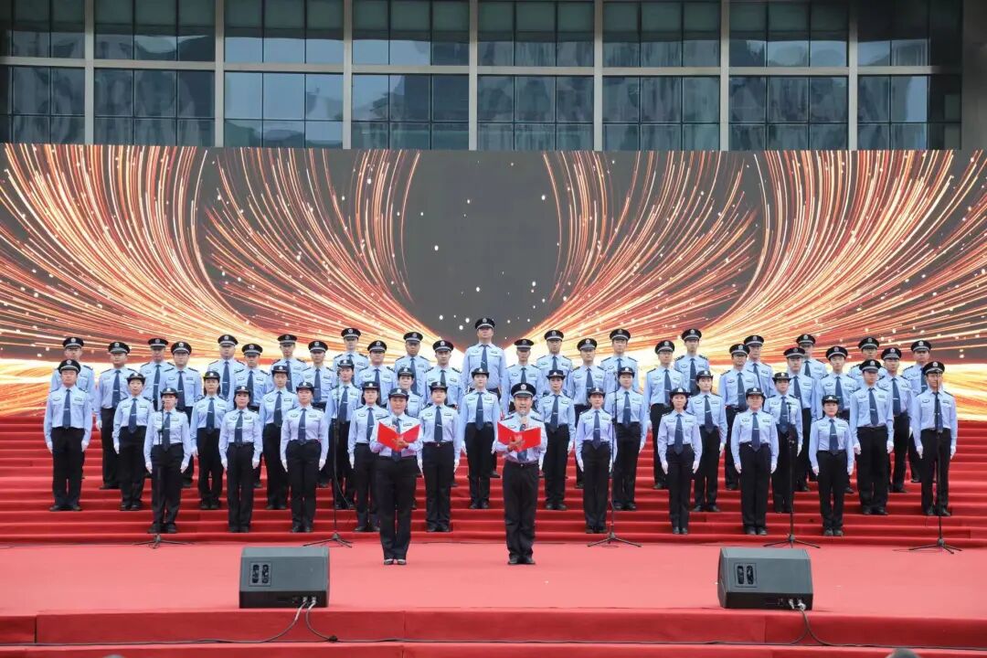 忠诚颂歌•礼赞华诞——呼和浩特市公安局隆重举办庆祝中华人民共和国成立75周年主题合唱汇演活动 第5张