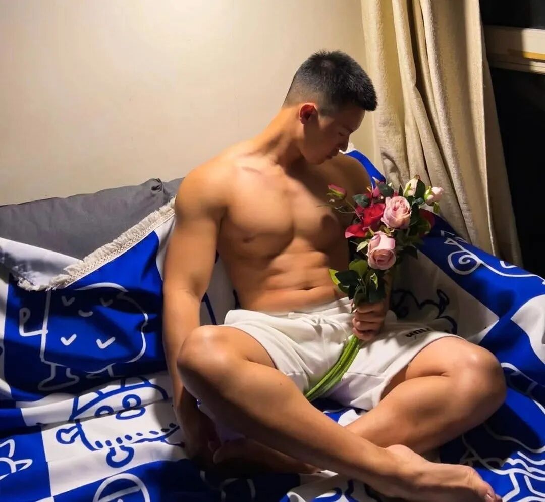 6个腿部训练动作，燃烧赘肉，打造粗壮的大腿！