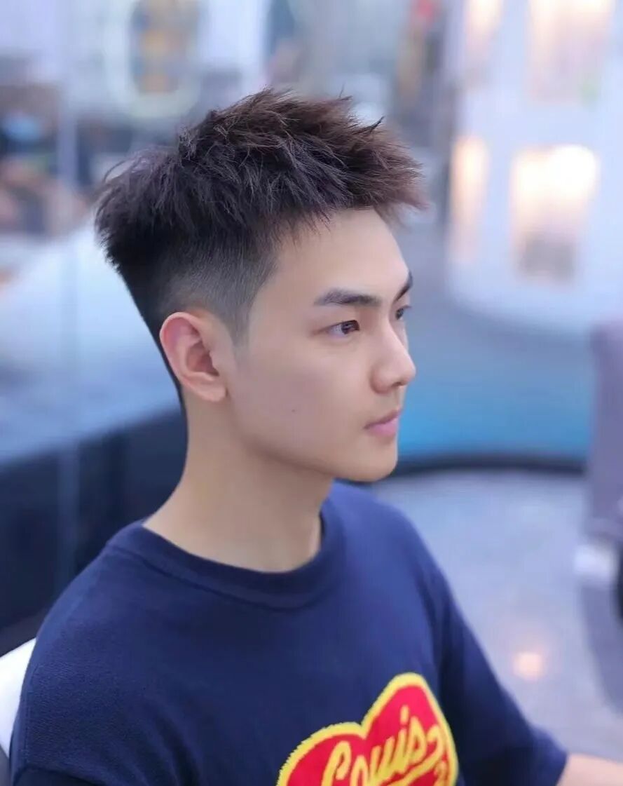 男生“高发际线”剪什么发型？建议剪这3款发型，帅气拯救颜值！