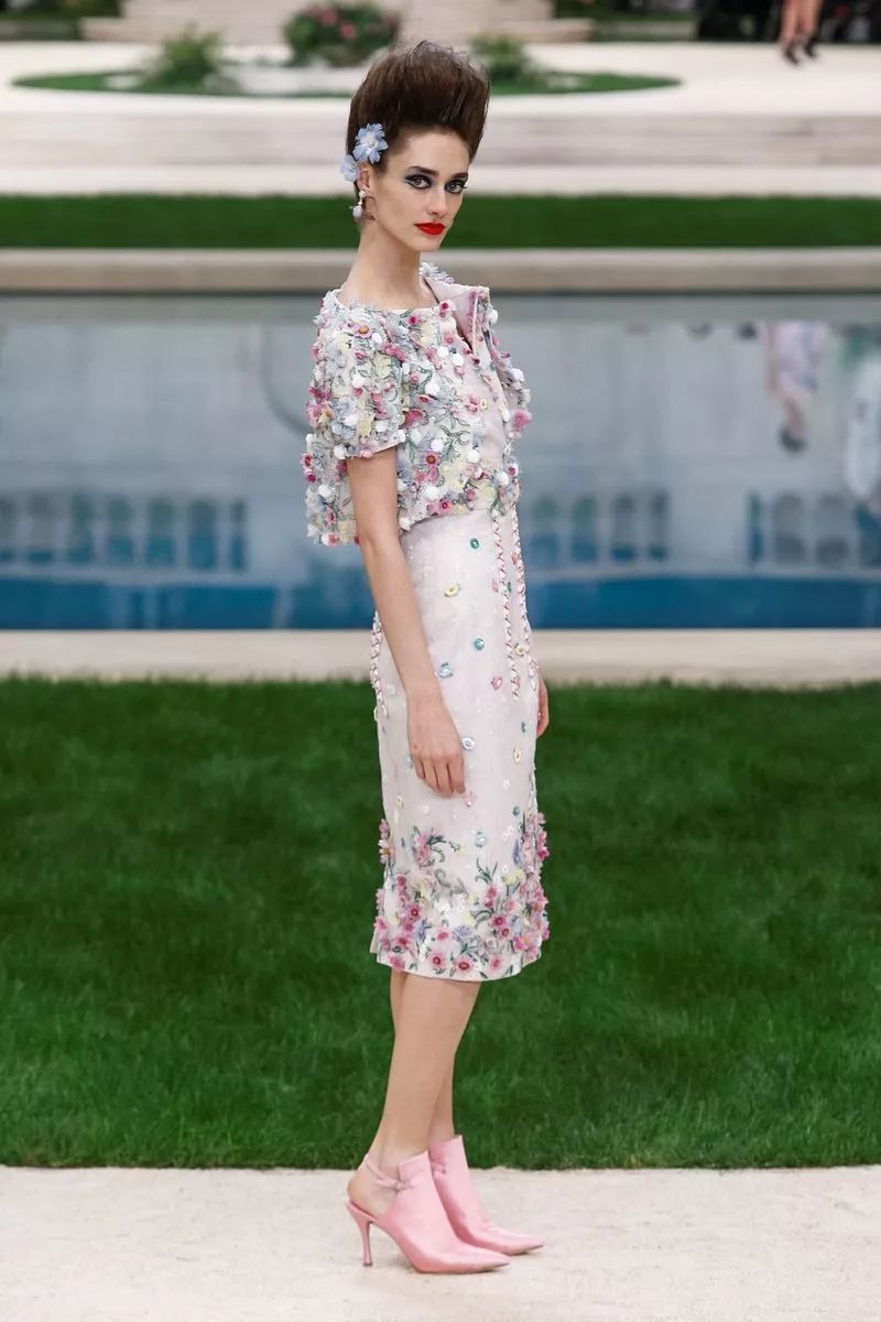 穿越回十八世紀的法式花園，Chanel的優雅與不羈在此綻放 時尚 第19張