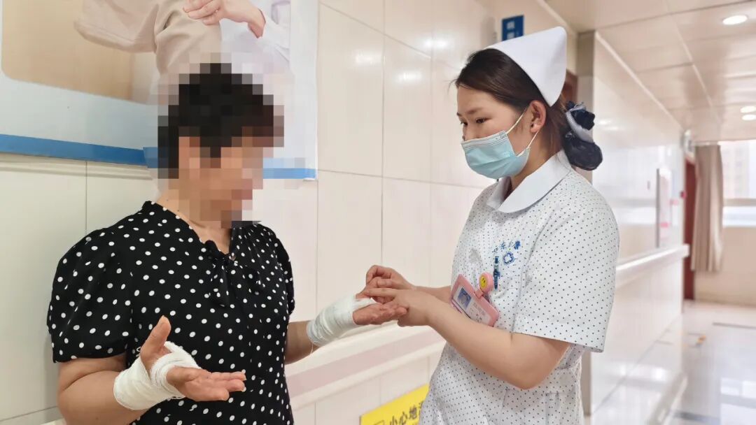 病房的床怎么摇起来骨病患者住院不用“摇人”！无陪护病房：躺平，剩下的交给我们_https://www.jmylbn.com_新闻资讯_第5张