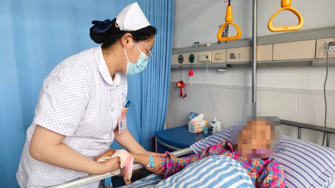 病房的床怎么摇起来骨病患者住院不用“摇人”！无陪护病房：躺平，剩下的交给我们_https://www.jmylbn.com_新闻资讯_第2张