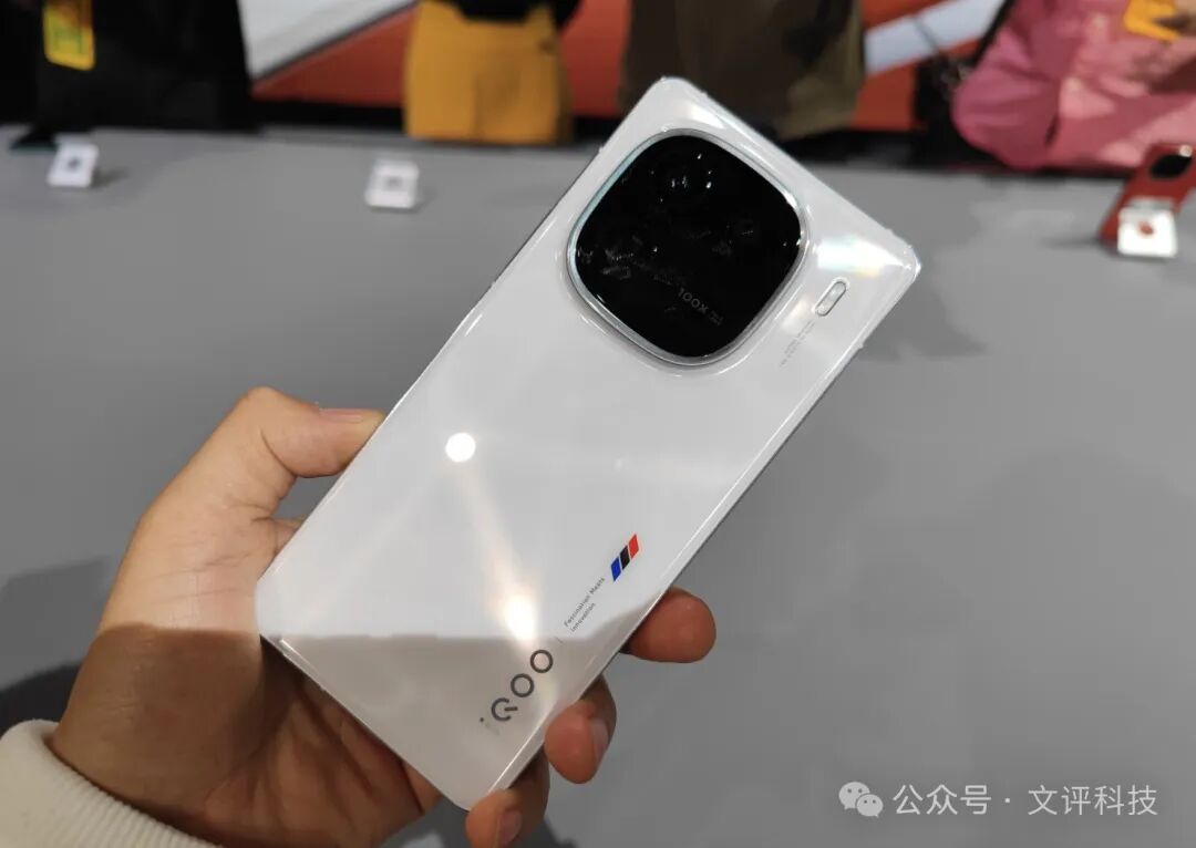 8月换手机建议一步到位，这4款配置“十全九美”，用五年不过时