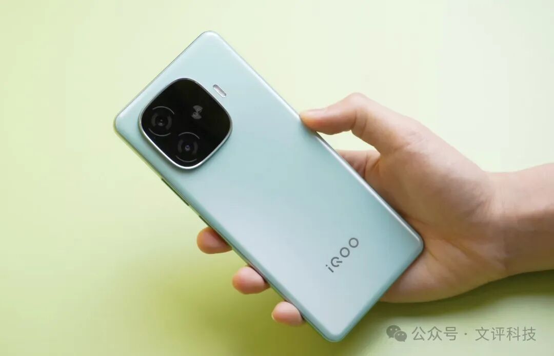 2024年手机怎么选？4款高配低价的新机推荐，可闭眼入，流畅用5年