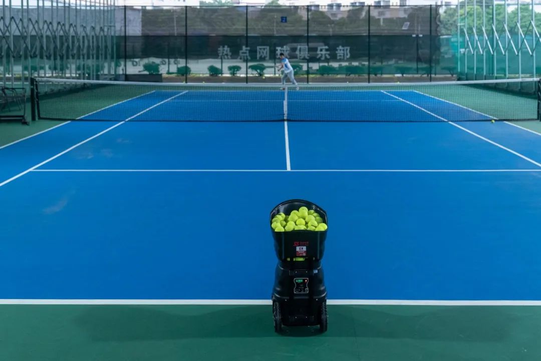 Tennis device