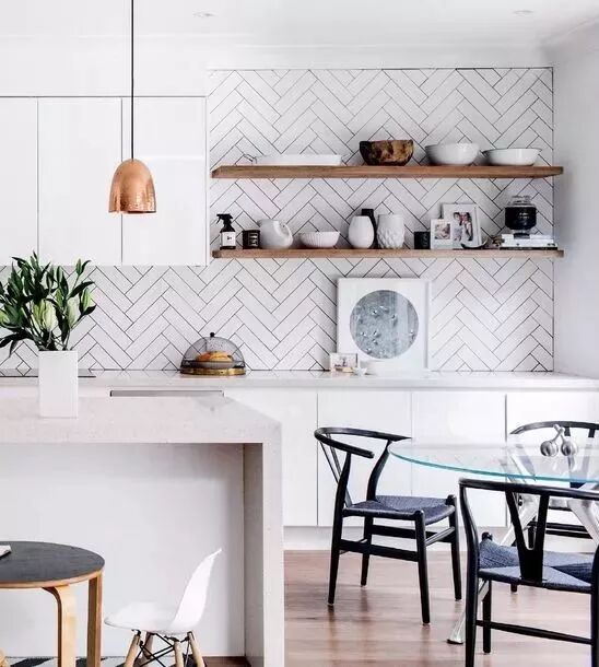 现在的厨房, 都流行这样铺瓷砖！