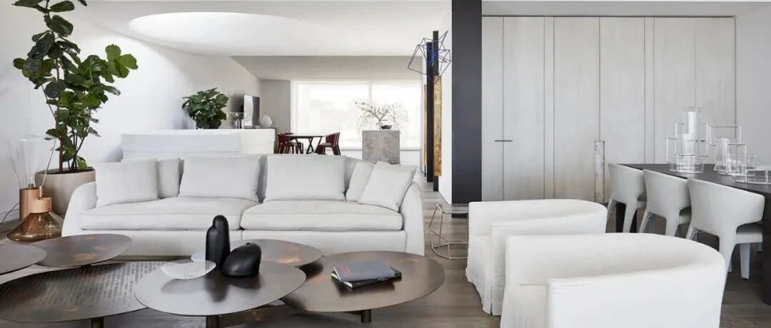 这个家 7 米高的旋转楼梯，美翻了！