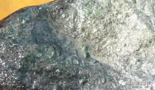 翡翠原石赌石想要赌涨，这些技巧可少不了！