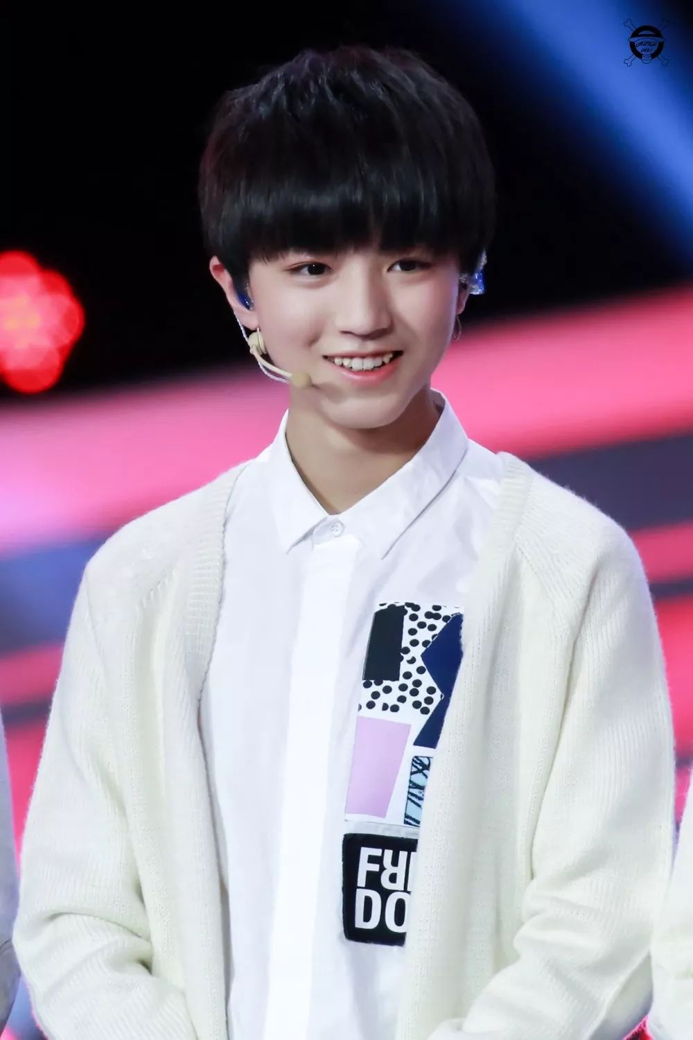 tfboys王俊凯的20岁爸爸是司机妈妈是理发师只要我努力一点爸爸妈妈