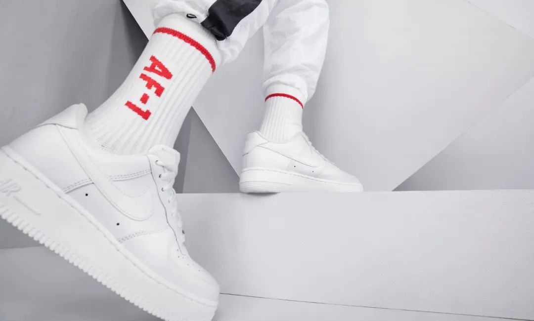 Nike這雙火了38年的小白鞋～一直被復刻，卻從未被超越！ 時尚 第13張