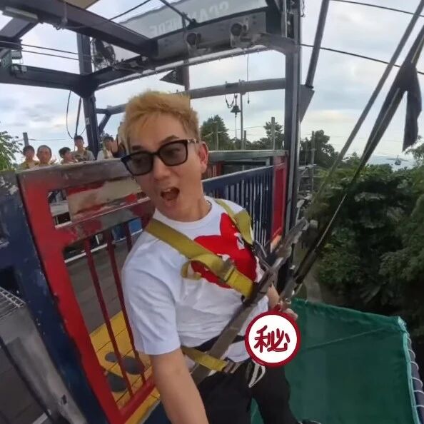 任贤齐在新加坡玩嗨了!打卡圣淘沙、克拉码头品尝神秘&ldquo;飞天面&rdquo;