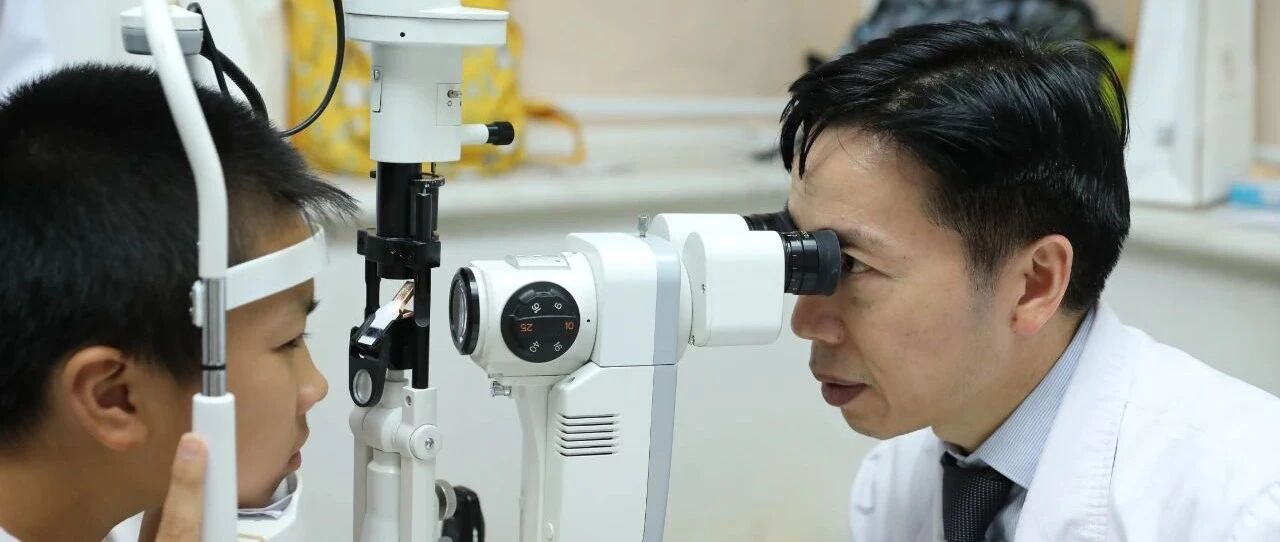 帮助患者摘下眼镜恢复清晰“视界”，这个团队一直在努力