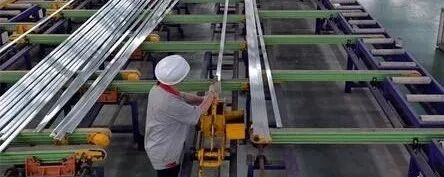 提高铝型材挤压生产成品率的工艺方法的图1