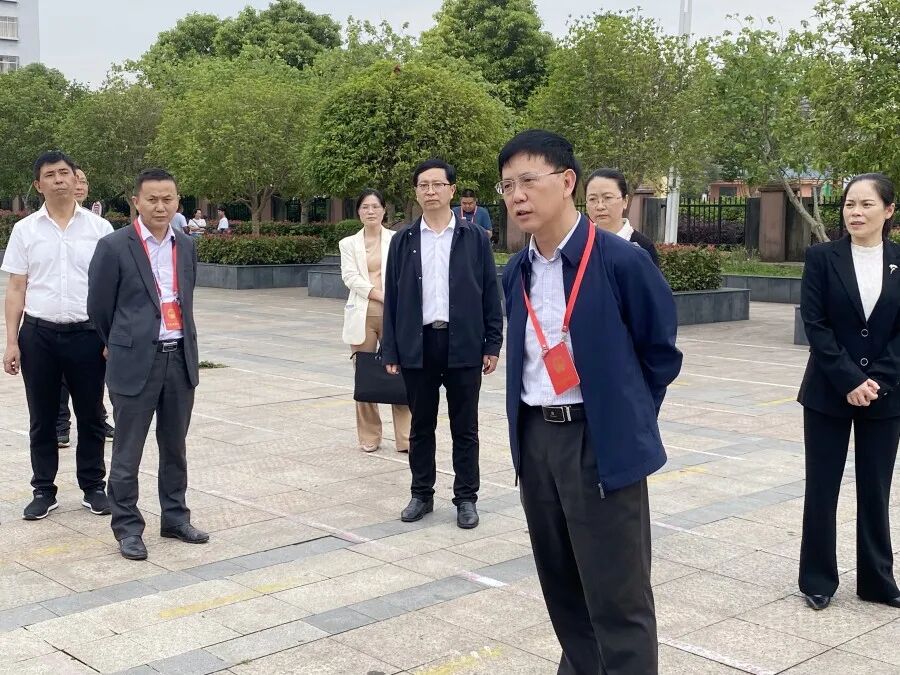 余庆县人大常委会专题视察他山中学教育教学工作情况