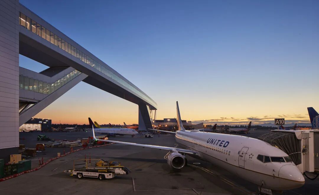 世界最长空中走廊西雅图国际机场新国际到达设施正式启用