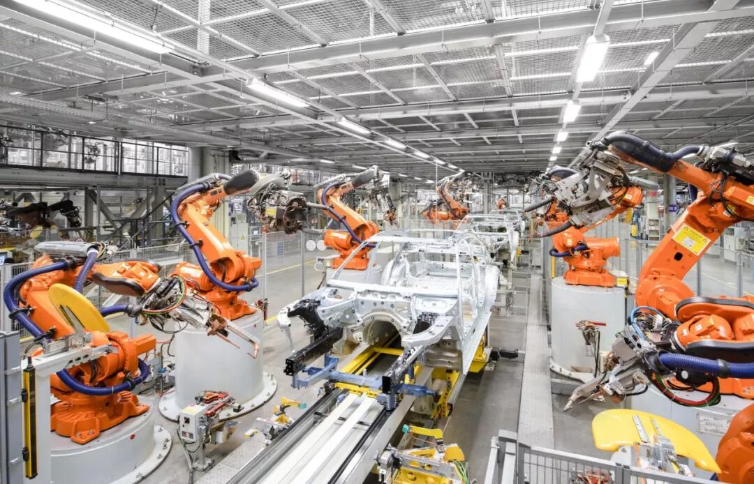 如何利用宝马的智能系统提升驾驶效率？_宝马的驾驶感体现在哪里_宝马智能驾驶