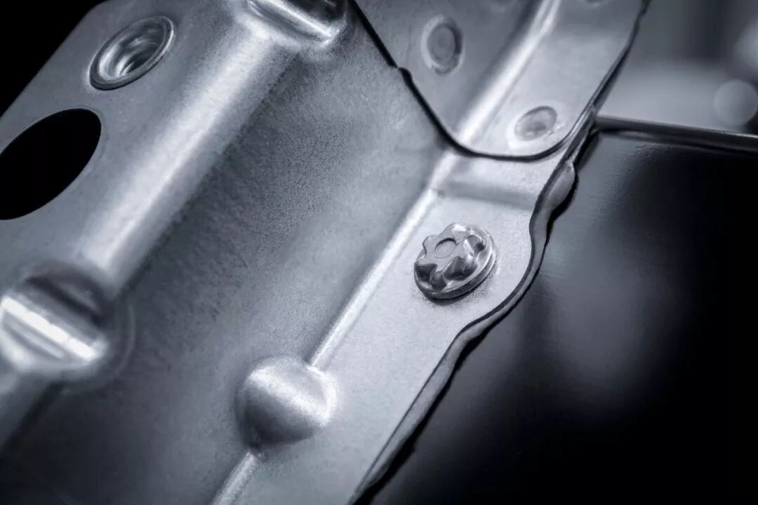 如何利用宝马的智能系统提升驾驶效率？_宝马的驾驶感体现在哪里_宝马智能驾驶