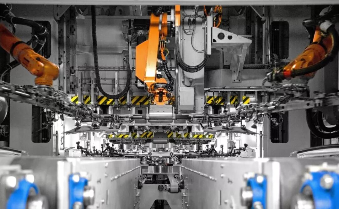 宝马的驾驶感体现在哪里_如何利用宝马的智能系统提升驾驶效率？_宝马智能驾驶