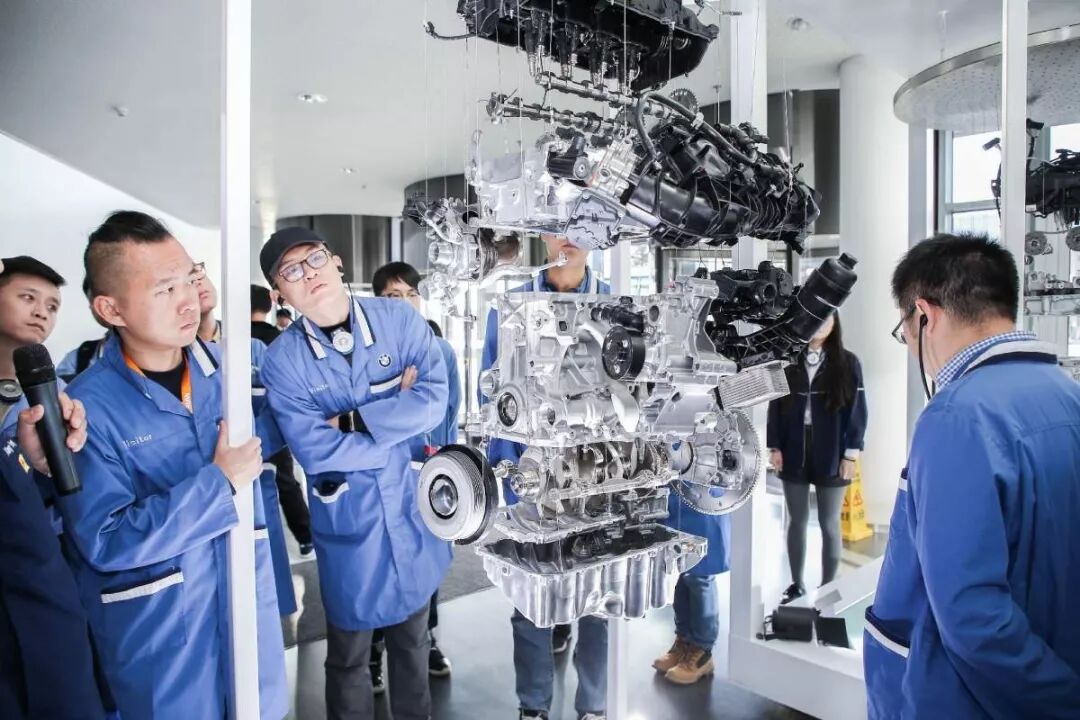 宝马的驾驶感体现在哪里_宝马智能驾驶_如何利用宝马的智能系统提升驾驶效率？