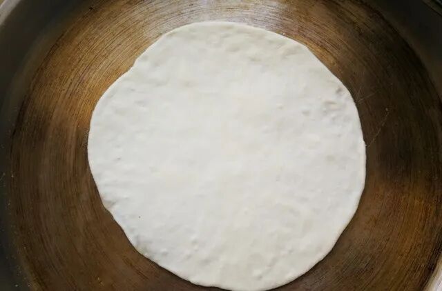 鸡蛋灌饼的做法，饼胚这样做，张张鼓大泡！外酥里软