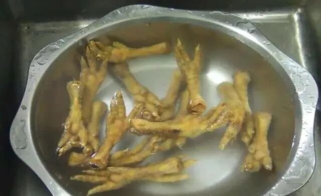 虎皮鸡爪的制作方法和配料，两个要点，中火煮鸡爪，浸泡够时间！