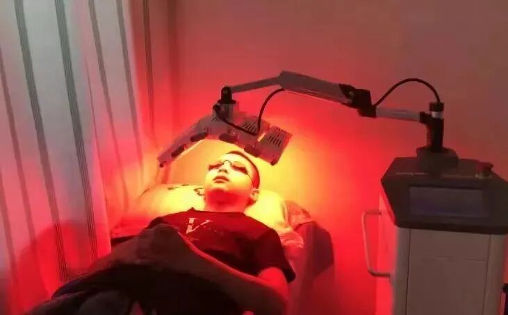 冷红光治疗有什么作用【黄骅市医院医疗服务能力提升系列】红蓝黄光动力治疗仪 让您的皮肤更健康_https://www.jmylbn.com_新闻资讯_第3张