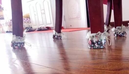 过年一回家 就被我妈的新年布置震惊了！