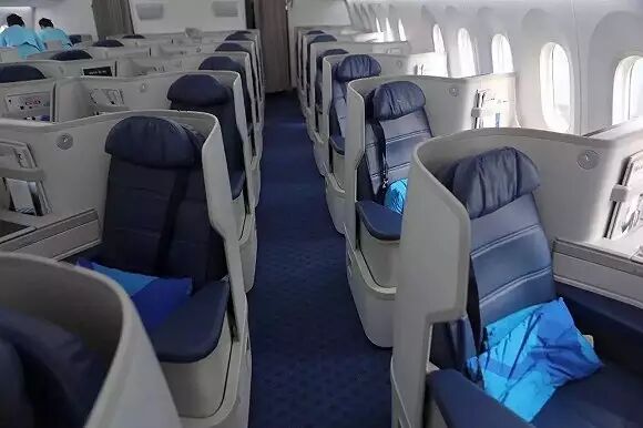 公务舱和商务舱有什么区别_商务舱跟公务舱区别_商务舱区别公务舱有几种