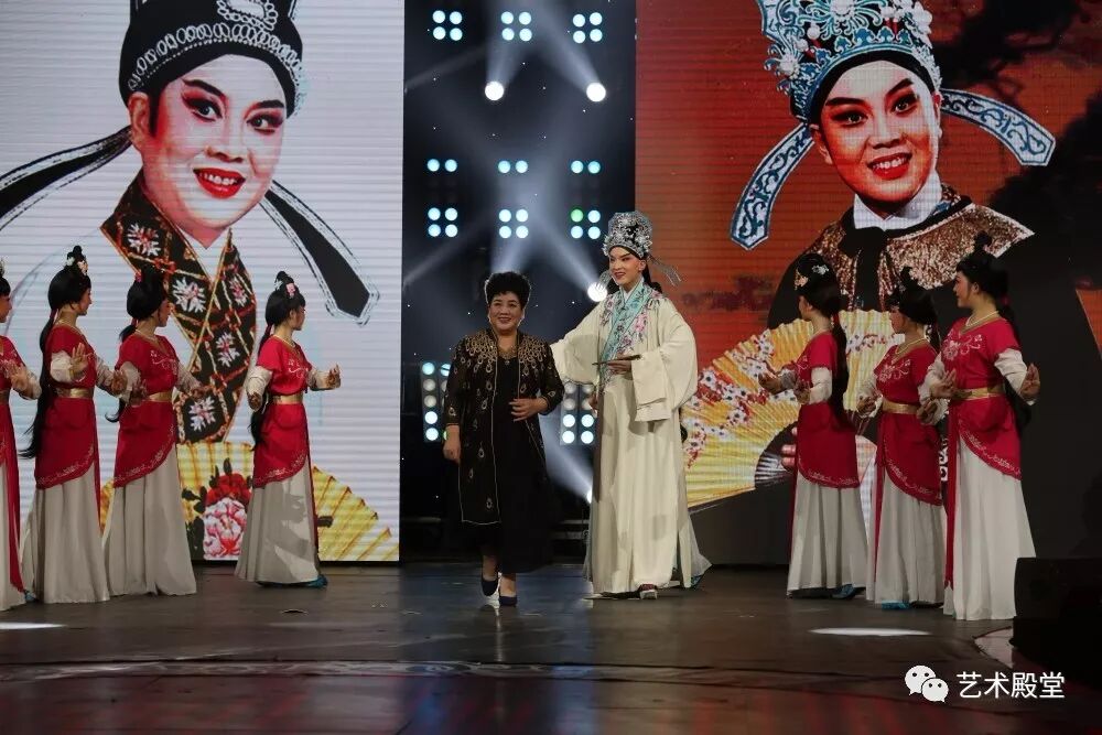 众学院登录 角儿来了 | 王希玲校长携众弟子登陆央视专访