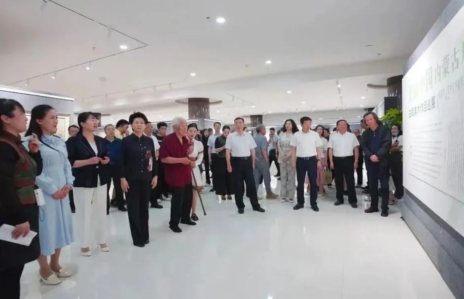 内蒙古美术馆丨美若繁花 沐光而行 第59张