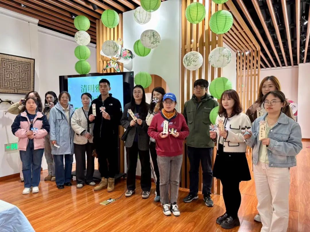 「民族政策宣传月」特别推荐丨繁花竞放——以画笔绘就民族团结的时代画卷 第24张