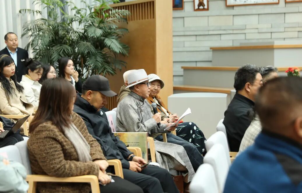 耶拉先生百年诞辰美术、书法作品展座谈会在内蒙古美术馆举办 第9张