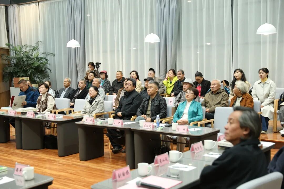 耶拉先生百年诞辰美术、书法作品展座谈会在内蒙古美术馆举办 第2张