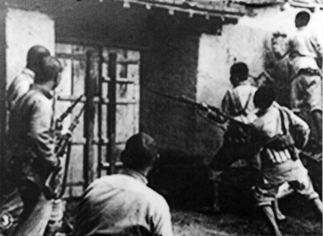 展讯丨“铭记·守望”——纪念中国人民抗日战争暨世界反法西斯战争胜利80周年内蒙古自治区美术、书法、摄影作品展 第40张
