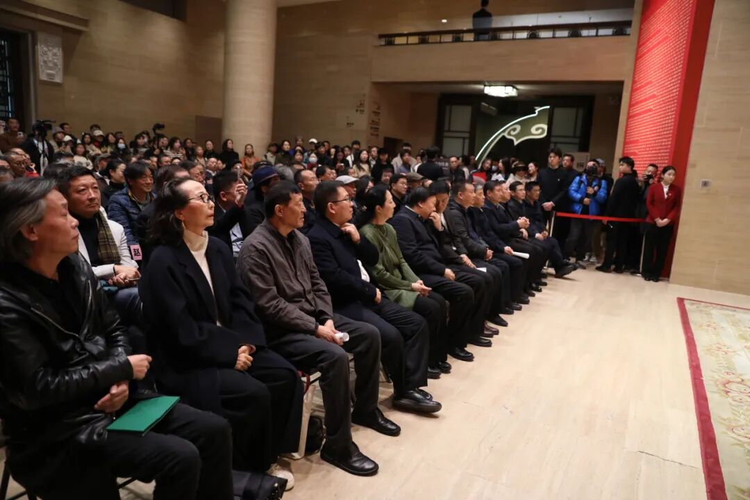 展览现场 | 印象内蒙古——远方·颉元芳作品展在中国美术馆热展 第2张