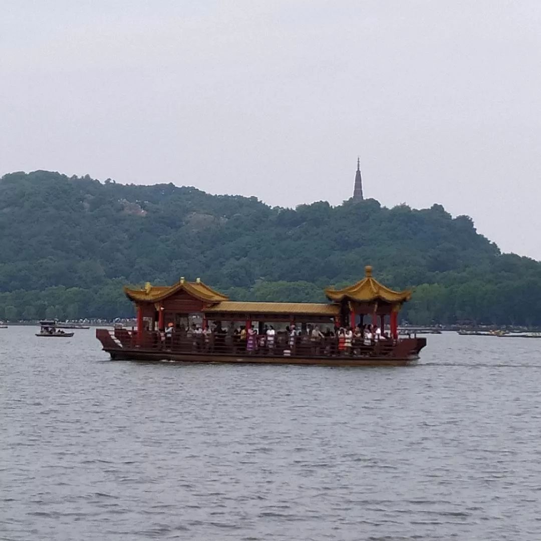 當代青年的彩虹屁教學，是從旅遊景點的課文開始的。 旅遊 第2張