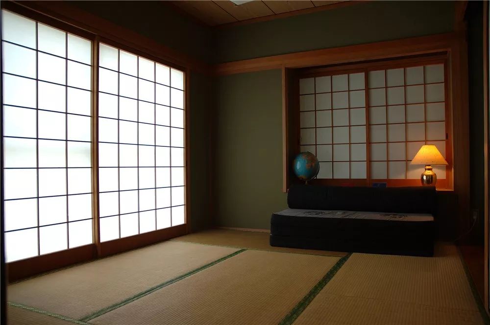 為什麼日本動漫中，男主角都坐在靠窗倒數第二排？ 時尚 第16張