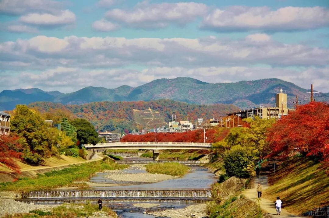 日本枫叶旅游线路：这样的赏枫之旅，只适合2个人！                                                                                               日本