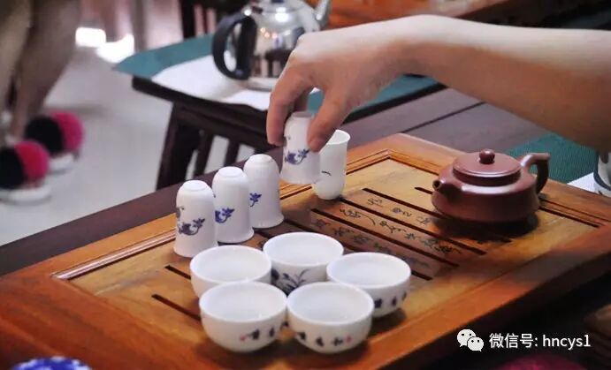 【海大源茶艺】乌龙茶冲泡技巧训练花絮报道及全国技能大赛视频欣赏