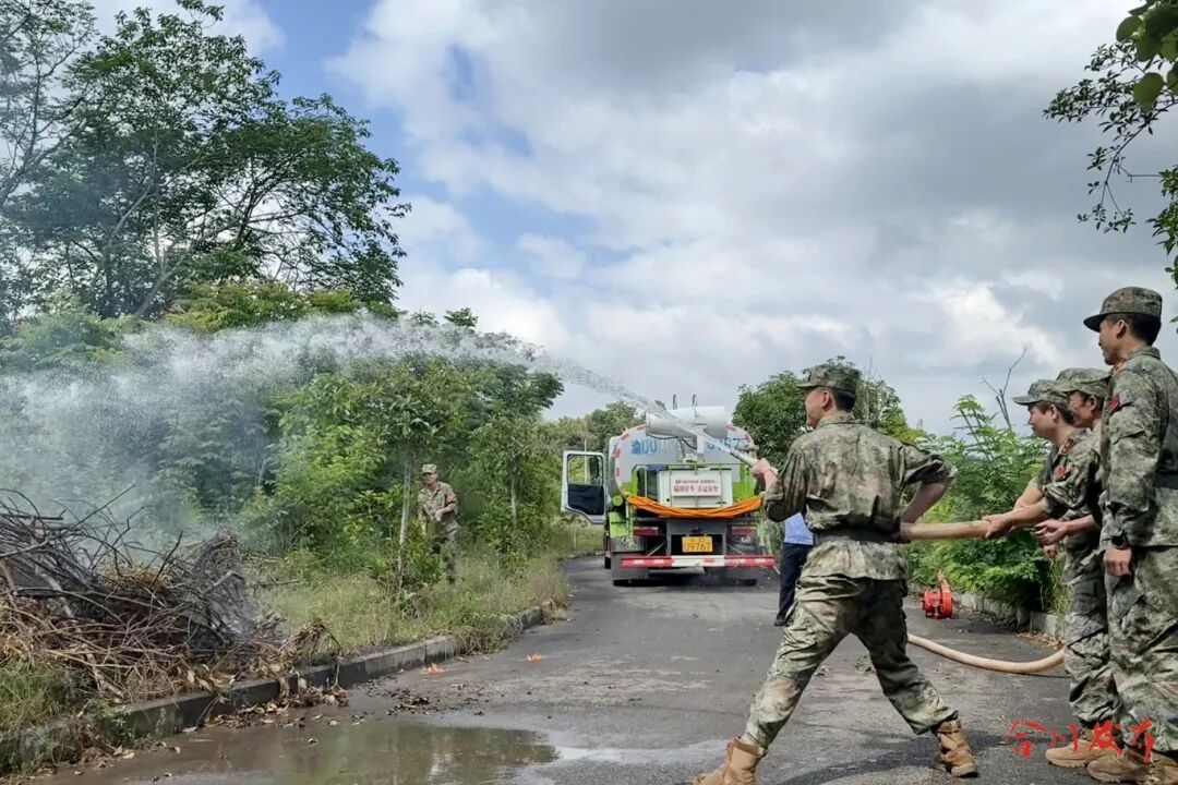 今年5月，燕窝镇组织开展森林防火演练，筑牢森林防火安全屏障。.jpg