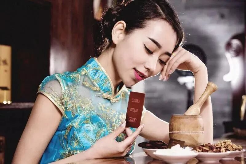 吃阿胶的是有钱人吗？不，是懂得爱自己的人！ 吃阿胶的是有钱人吗？不 是懂得爱自己的人！ 吃阿胶 第1张