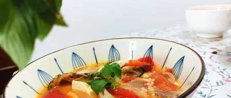 今日养生方 | 湿气重、没胃口？这款40分钟快手汤，搞掂一家人的晚餐，祛湿清热、开胃生津！