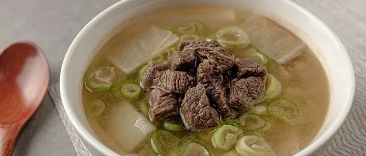 今日养生方｜4℃！断崖式降温，赶紧来一碗牛尾萝卜汤全身暖笠笠