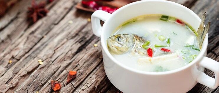 今日养生方|广州天气开启“蒸煮”模式?来碗苦瓜菇贝鲫鱼汤，清热解暑